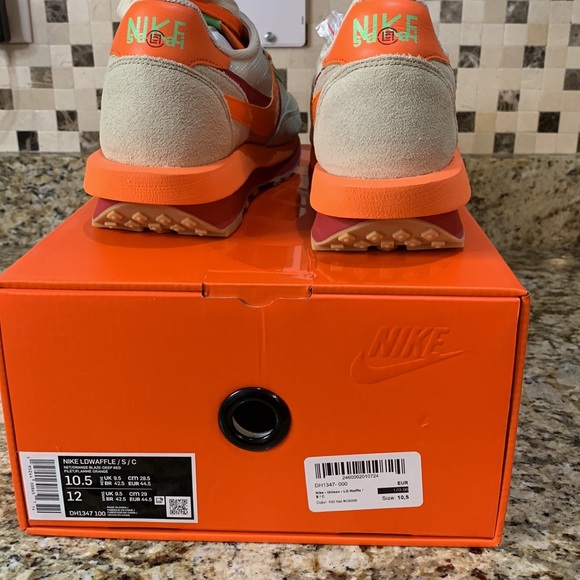 Nike LD Waffle. Size 10.5 with box and extra shoelaces. - Picture 3 of 3